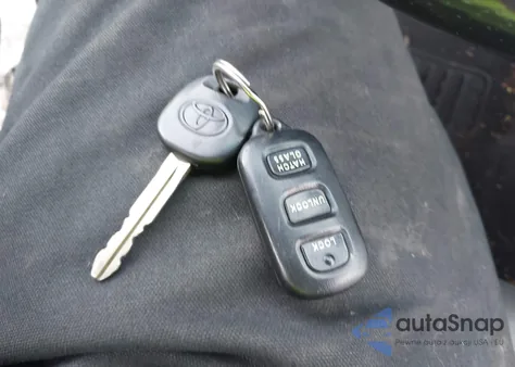 2007 Toyota Matrix Xr from USA, damaged, VIN 2T1KR32E77C643731